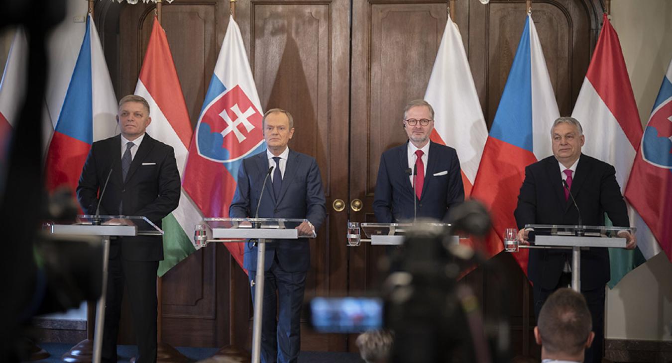 Tapintani lehetett a feszültséget, Orbán és Tusk össze is veszett Putyin miatt a V4-csúcson 
