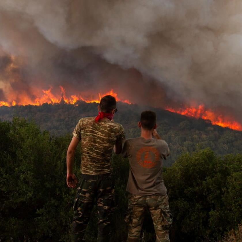 Több, mint száz erdőtűz tombol Görögországban, majdnem a felük a hétvégén keletkezett 