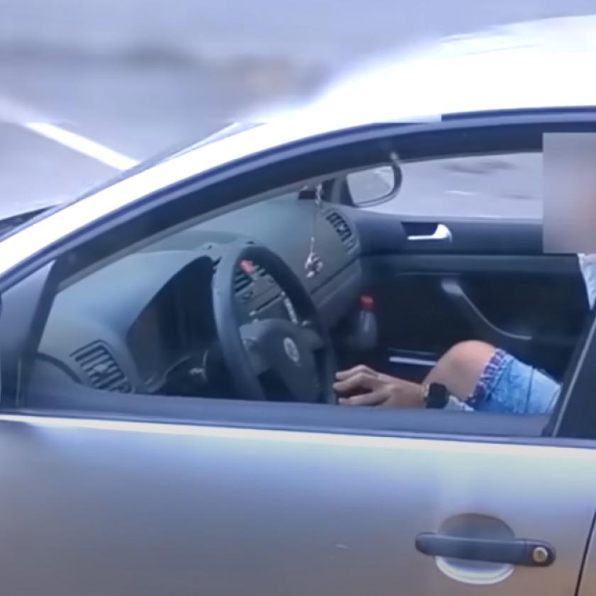 Az anyósülésről vezette az autót és még telefonált is - VIDEÓ
