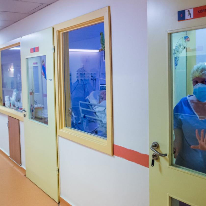 A győri kórház egyik osztályán szerda óta látogatási tilalom van a sok covidos eset miatt