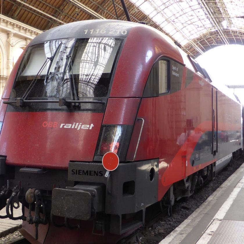 Decemberig nem engedik vissza az osztrákok a magyar vonatokat a nyugat-európai vasútvonalakra