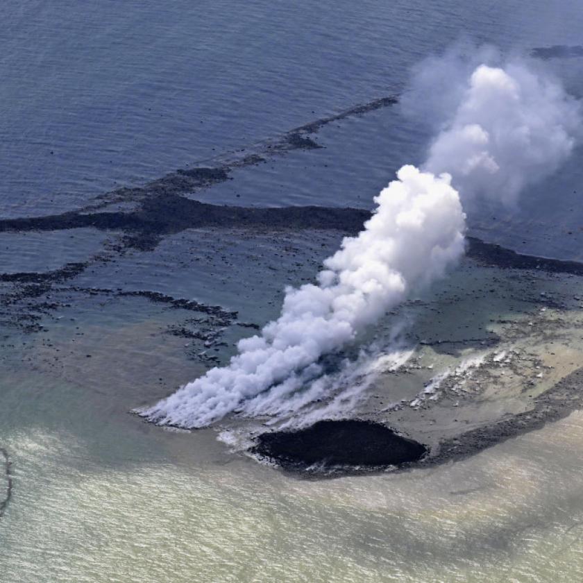 Kitört egy víz alatti vulkán, új sziget nőtt ki Japán partjainál