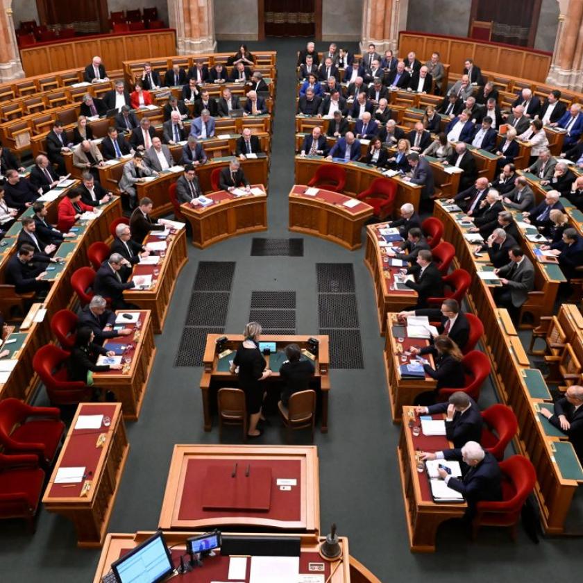 Lesöpörte a Fidesz a gyermekek ügyét, 14 év alatt egyetlen ellenzéki javaslat sem jutott el szavazásig a parlamentben