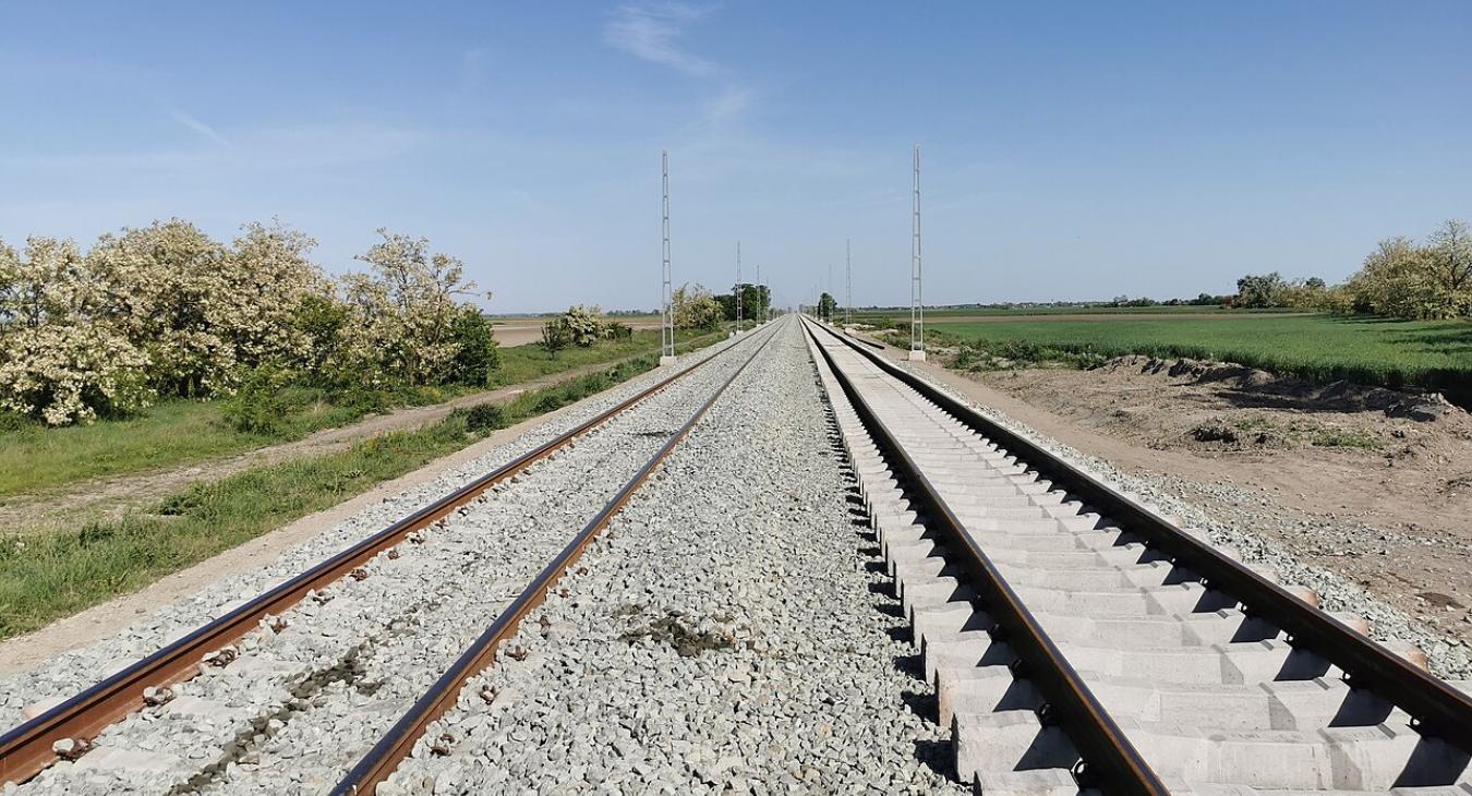 A kínai médiában simán megírták azt, amit az építési minisztérium nem ismert el, vagyis hogy leállt a Budapest–Belgrád-vasútvonal építése