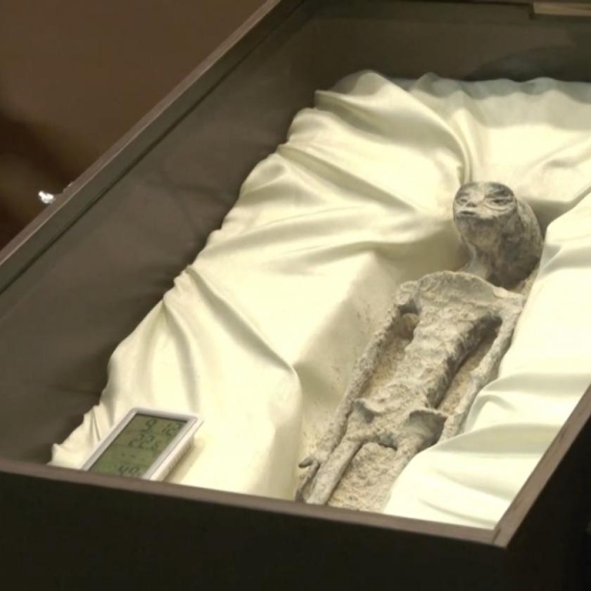 Állítólagos földönkívüliek mumifikálódott testét mutatták be Mexikóban