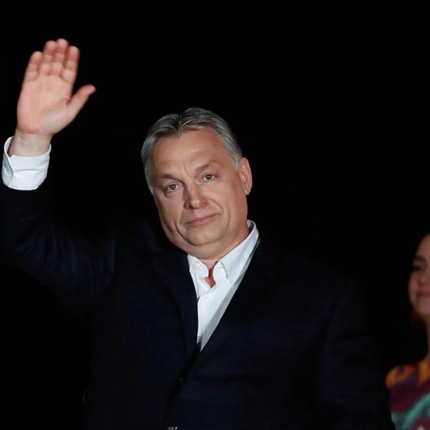 Külföldi lapok: Orbán elengedhette Novák Katalin kezét