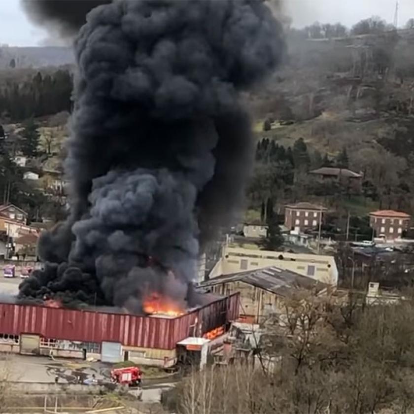 900 tonna lítium akku lángolt Franciaországban - VIDEÓ
