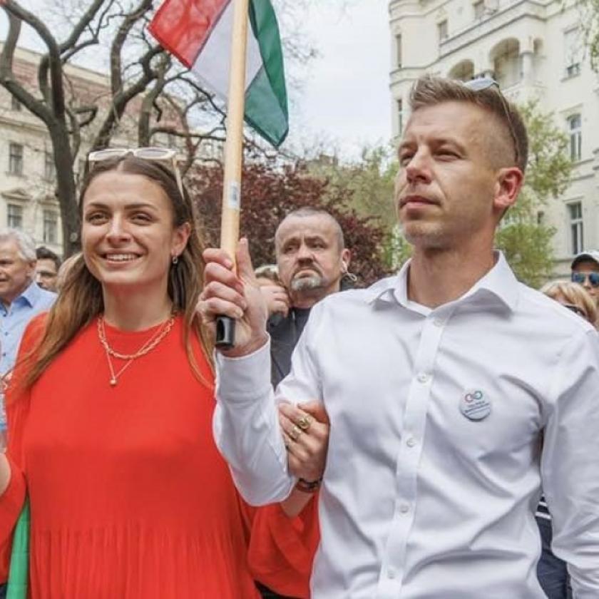 Magyar Péter barátnője anyját támadja a média